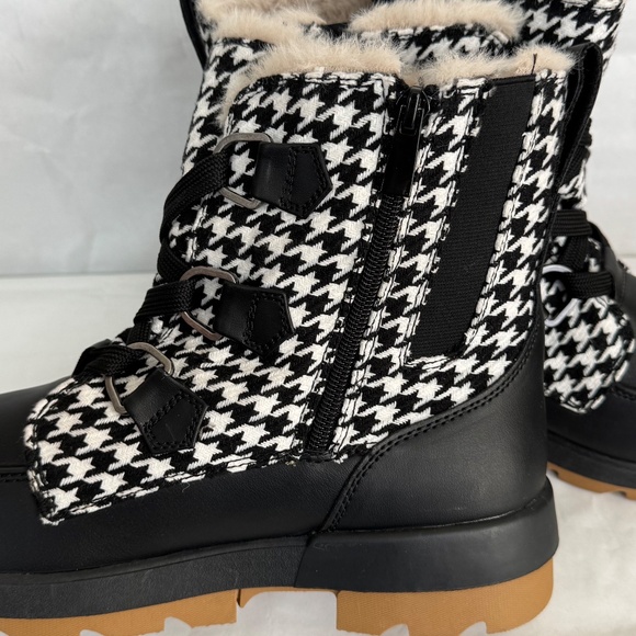 Torrid Black White Houndstooth Lace Up Cold Weather Booties Boots Sz. 10.5 WW - Picture 9 of 12